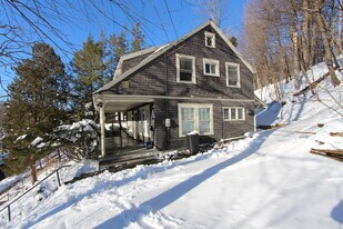 831 Lancaster Ave in Syracuse, NY - Building Photo