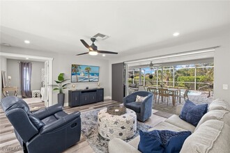 248 Bay Meadows Dr in Naples, FL - Building Photo - Building Photo