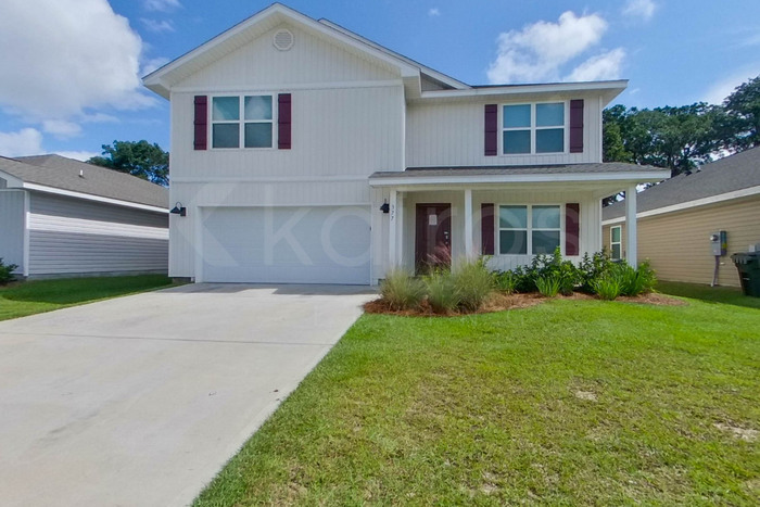 377 Monarch Ln in Pensacola, FL - Building Photo