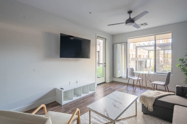 701 W Rio Salado Pkwy in Tempe, AZ - Building Photo - Building Photo