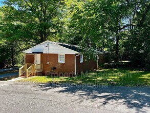221 Bookington Dr in Lexington, NC - Building Photo - Building Photo