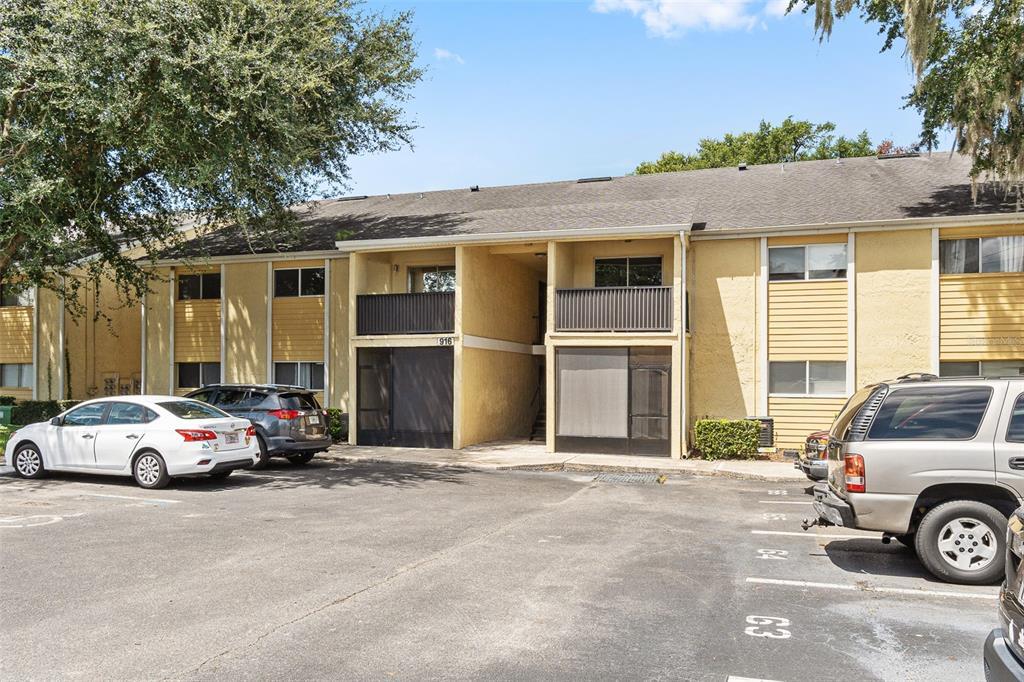 916 Lake Destiny Rd in Altamonte Springs, FL - Building Photo