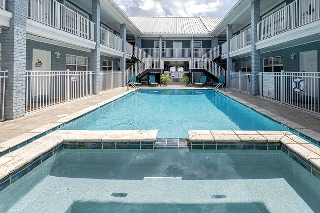 1282 Beach Blvd in Biloxi, MS - Building Photo - Building Photo