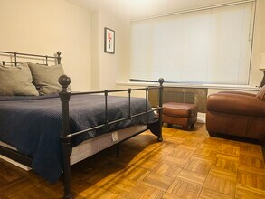 1011 Arlington Blvd, Unit 907 in Arlington, VA - Foto de edificio - Building Photo