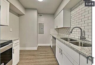 4832 Locke Ave in Fort Worth, TX - Building Photo - Building Photo