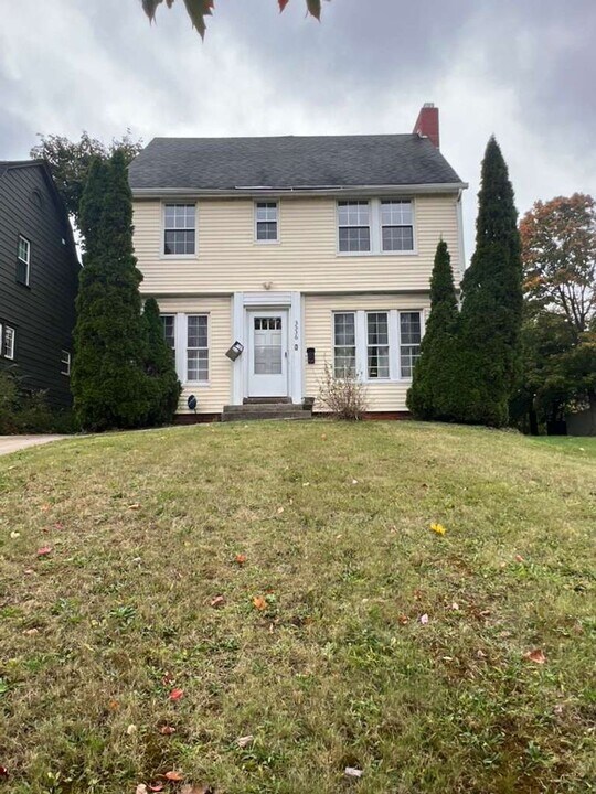 3536 Daleford Rd in Shaker Heights, OH - Building Photo