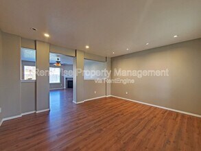 8260 W Dulcimer St in Boise, ID - Foto de edificio - Building Photo