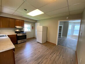 108 Monitor Ave-Unit -Apt 1 in Ben Avon, PA - Building Photo - Building Photo