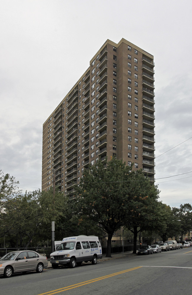 Parkview Towers Apartments in West New York, NJ - Building Photo - Building Photo