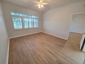 14201 Patty Berg Dr, Unit Apt 203 in Ft. Myers, FL - Foto de edificio - Building Photo