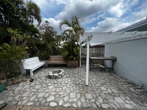 4585 Betelnut St in Boca Raton, FL - Building Photo - Building Photo