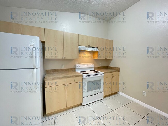1359 E Evans Cir in Deltona, FL - Building Photo - Building Photo