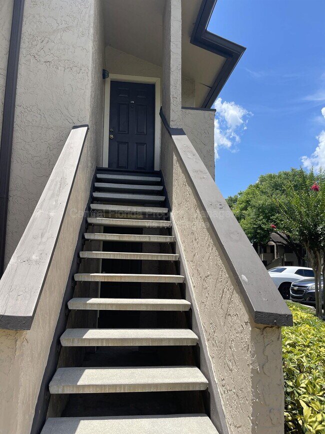 3044 Antique Oaks Cir in Winter Park, FL - Building Photo - Building Photo