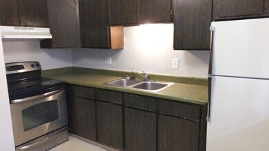 314 Bonnie Ct in Colorado Springs, CO - Building Photo - Building Photo