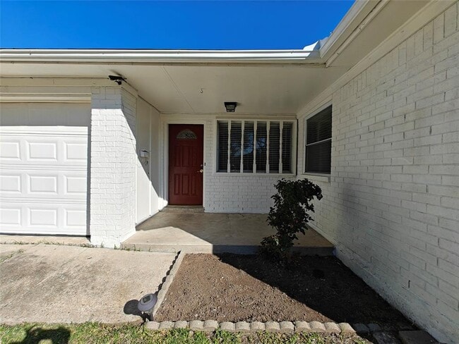 8818 Roos Rd in Houston, TX - Building Photo - Building Photo