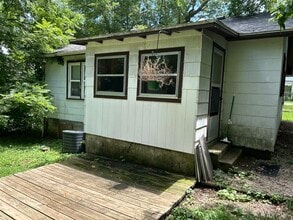 214 Poplar St in Thayer, MO - Building Photo - Building Photo