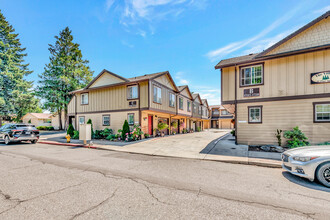 Village at Pine Street in Portland, OR - Building Photo - Building Photo