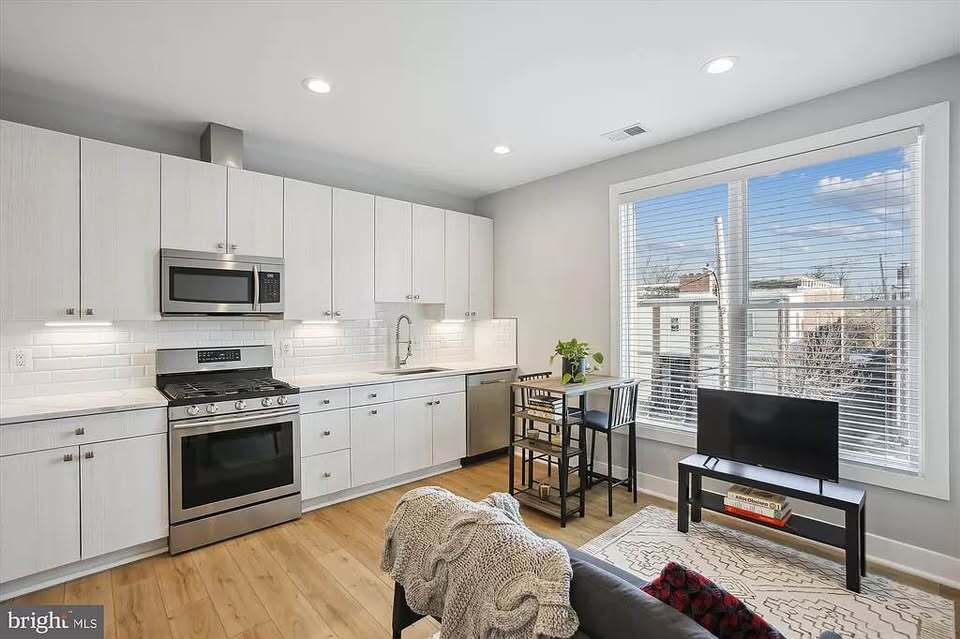 37 Missouri Ave NW, Unit 24 in Washington, DC - Building Photo