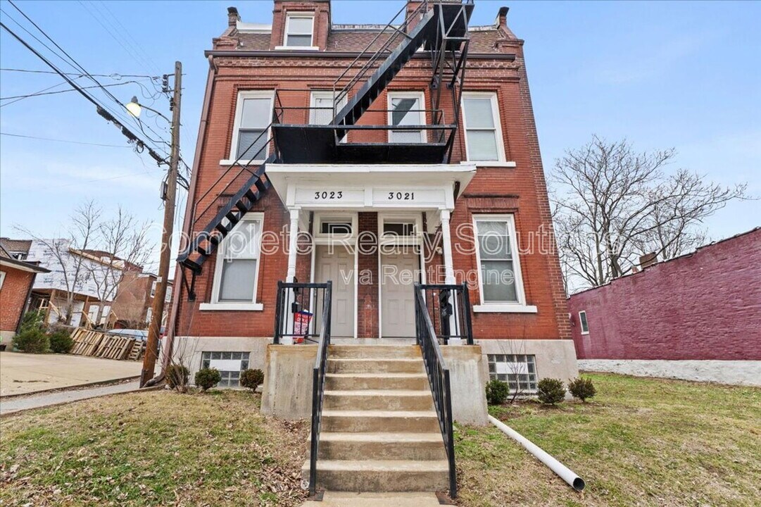 3023 Iowa Ave in St. Louis, MO - Building Photo