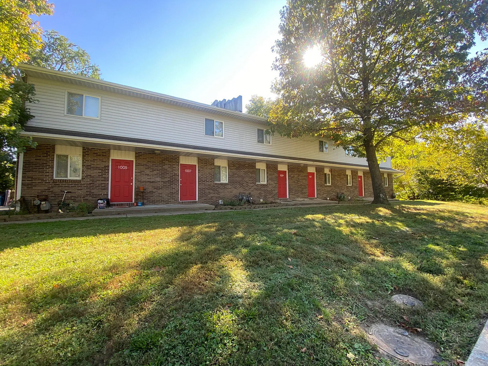 1015 W Cascade Ave in Bloomington, IN - Building Photo