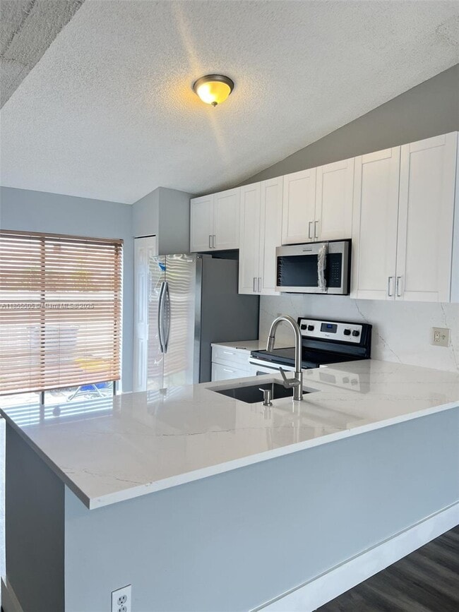 10155 Boca Bend E in Boca Raton, FL - Building Photo - Building Photo