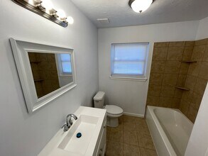 6924 NW 60th Dr in Bethany, OK - Building Photo - Building Photo