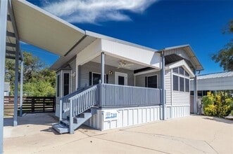 710 Brazos Harbor Cir in Granbury, TX - Building Photo - Building Photo