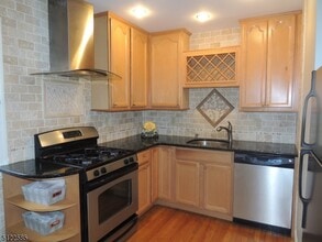 201 Pitney Pl in Morristown, NJ - Building Photo - Building Photo