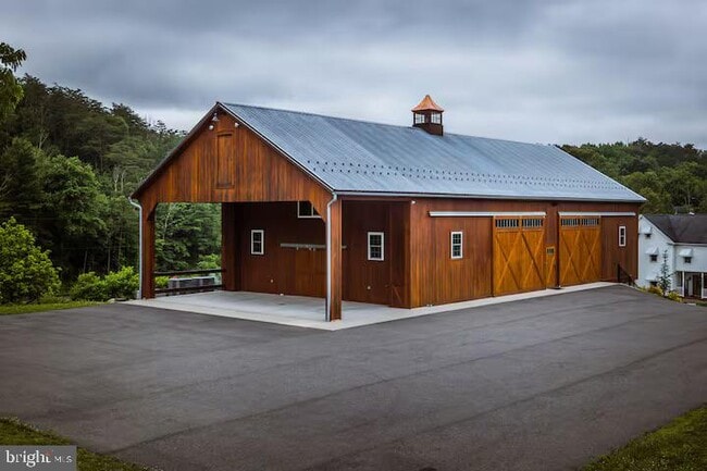 property at 284 Hickory Dr