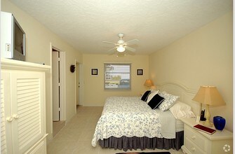 6407 Gulf Dr in Holmes Beach, FL - Building Photo - Interior Photo