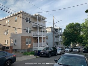 18 Bond St, Unit 1 in Somerville, MA - Building Photo - Building Photo