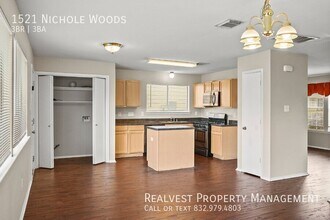 1521 Nichole Woods Dr in Houston, TX - Building Photo - Building Photo