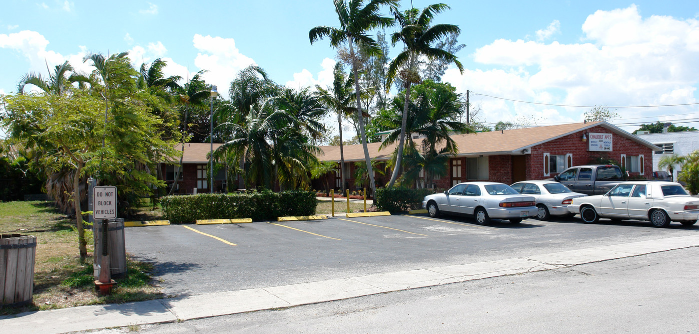 Mikani Hayes St in Hollywood, FL - Building Photo