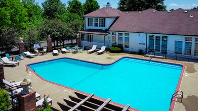 The Louis in Overland Park, KS - Building Photo - Building Photo
