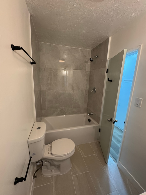 7112 Hood Ave, Unit c in Huntington Park, CA - Building Photo - Building Photo