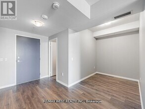 3237 Bayview Ave in Toronto, ON - Building Photo - Building Photo
