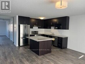 15 Roper Pl in Kitchener, ON - Building Photo - Building Photo