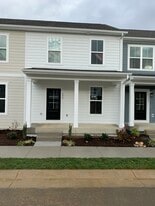 290 Hamilton Ave NW in Christiansburg, VA - Building Photo