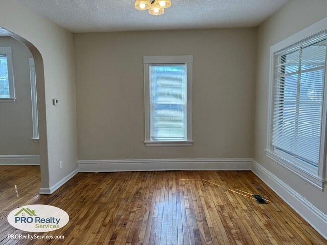 3245 Cedar Ave S in Minneapolis, MN - Building Photo - Building Photo