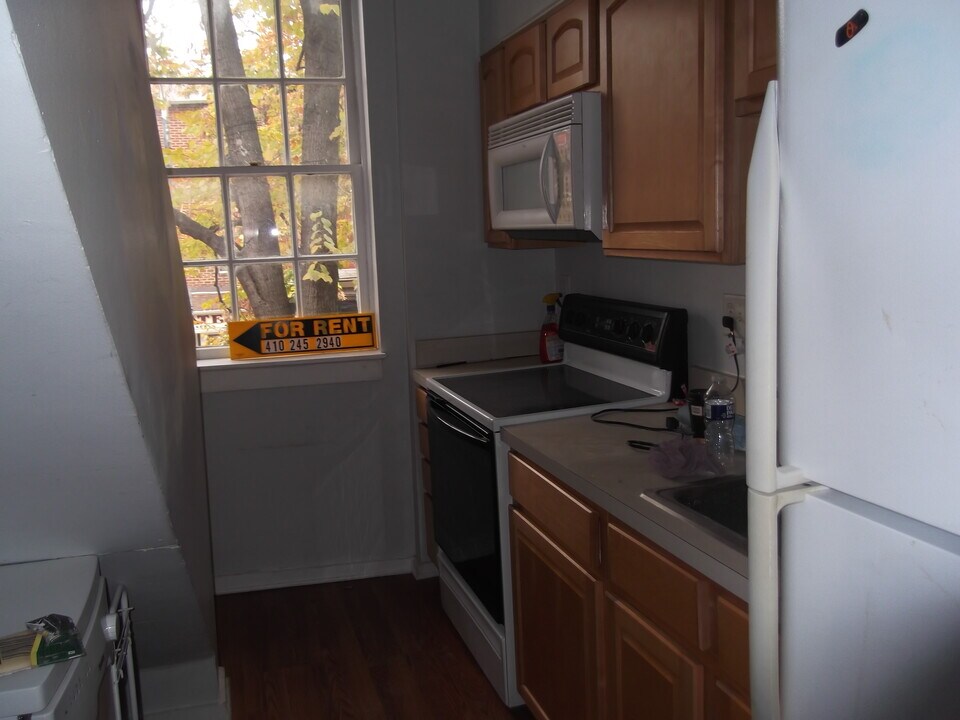 1035 S Charles St in Baltimore, MD - Building Photo