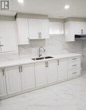 147 Bruce Beer Dr in Brampton, ON - Building Photo - Building Photo