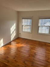71 Bolton St, Unit Apt1 in Lowell, MA - Foto de edificio - Building Photo