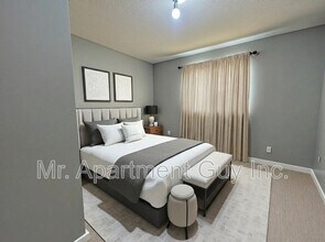 499 Beechwood Dr in Waterloo, ON - Building Photo - Building Photo