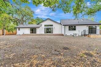 160 Vía Del Sol in Walnut Creek, CA - Building Photo - Building Photo