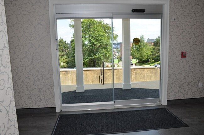 6 Admirals Wy in Chelsea, MA - Building Photo - Building Photo