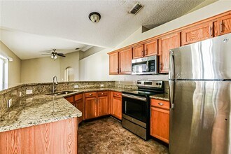 822 Del Prado Dr in Kissimmee, FL - Foto de edificio - Building Photo