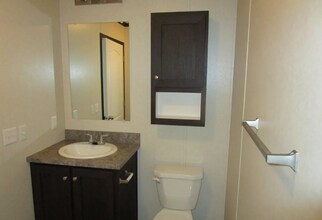 415 Deerfield Ln in Columbus, MI - Foto de edificio - Building Photo