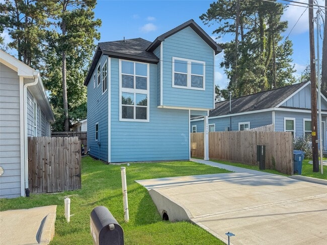 16710 E Forrestal St in Montgomery, TX - Building Photo - Building Photo