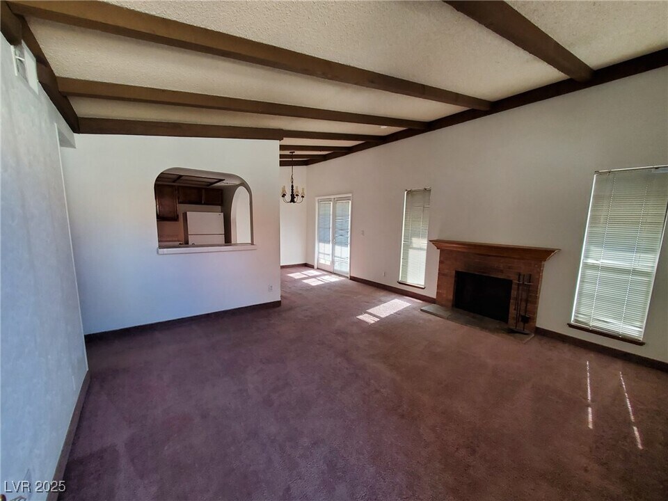 6125 W Oakey Blvd in Las Vegas, NV - Building Photo