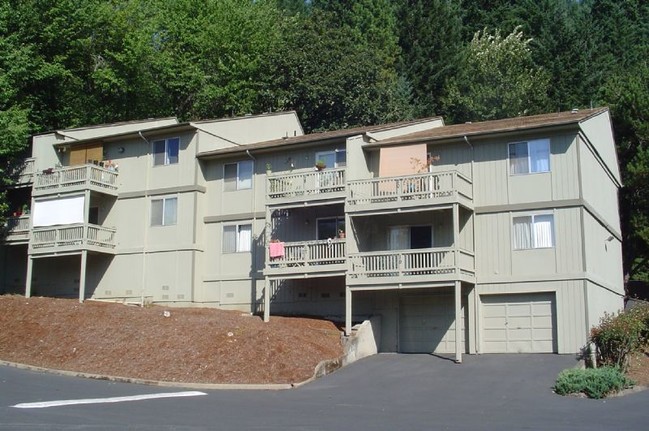 4001 Potter St in Eugene, OR - Building Photo - Building Photo